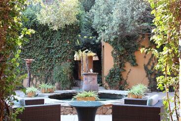 Lombardy Boutique Hotel & Conference Centre