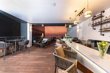 هتل Pearl Grand By Rathna