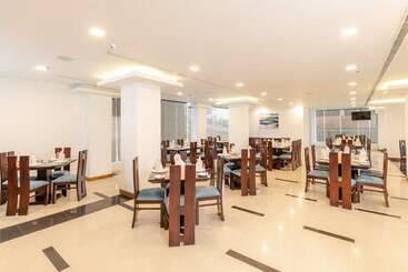 هتل Pearl Grand By Rathna