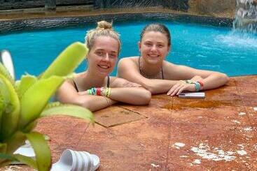 هتل Poshtel Arenal