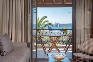 هتل Pyrgos