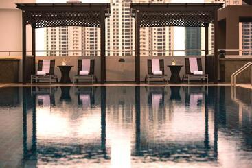 ホテル Renaissance Johor Bahru