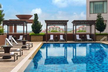 ホテル Renaissance Johor Bahru