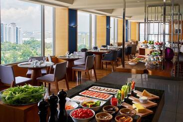 ホテル Renaissance Johor Bahru