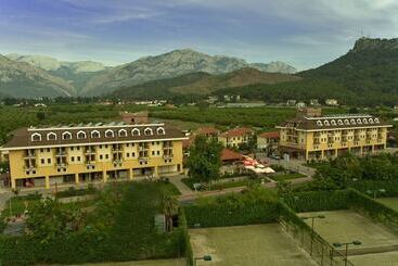 هتل Seker Resort