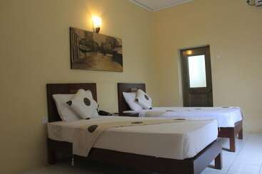 Grand 7 Hotel Thalawathugoda