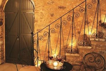 هتل The Captain S House Boutique