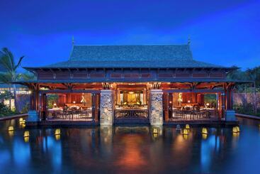 هتل The St Regis Le Morne Resort, Mauritius