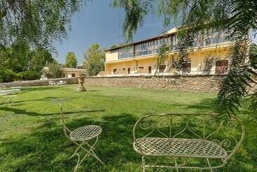 هتل Villa Calandrino