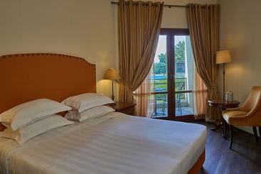 هتل Xenia Palace Portaria