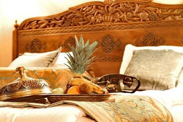Izala Hotel   Boutique Class