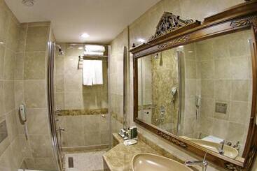 Izala Hotel   Boutique Class