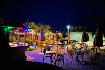 اقامتگاه Côté Océan Resort