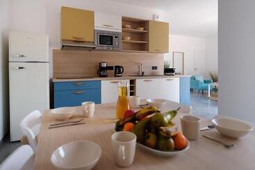 اقامتگاه Côté Océan Resort