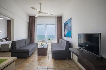 هتل Costantiana Beach  Apartments