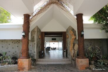 هتل Antulang Beach Resort