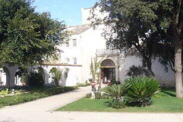 هتل Borgo Di Luce I Monasteri Golf Resort & Spa