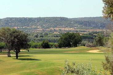 هتل Borgo Di Luce I Monasteri Golf Resort & Spa