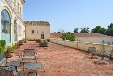 هتل Borgo Di Luce I Monasteri Golf Resort & Spa