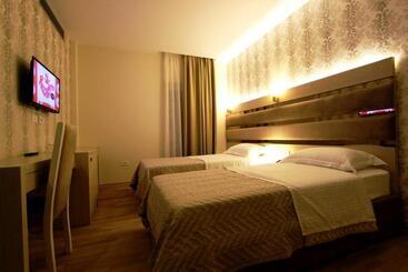 هتل Capital Tirana