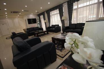 هتل Capital Tirana