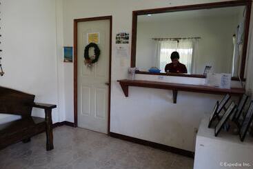 هتل Chiisai Natsu Resort Panglao