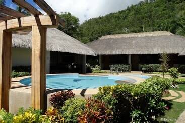 هتل Chiisai Natsu Resort Panglao