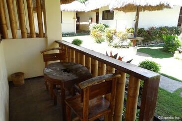 هتل Chiisai Natsu Resort Panglao