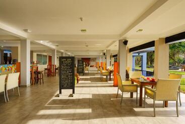هتل Cocobay Unawatuna