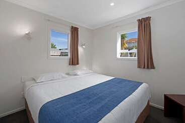 هتل Comfort Inn Westshore Beach