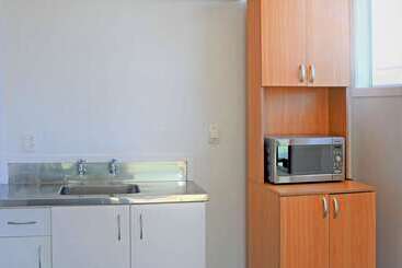 هتل Comfort Inn Westshore Beach