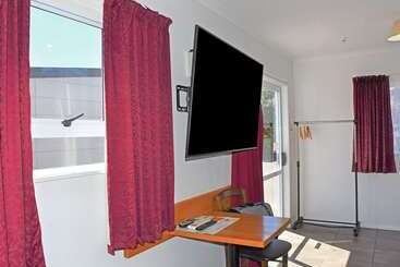 هتل Comfort Inn Westshore Beach