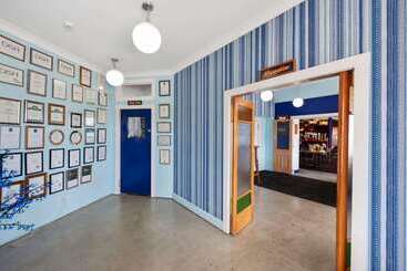 هتل Comfort Inn Westshore Beach