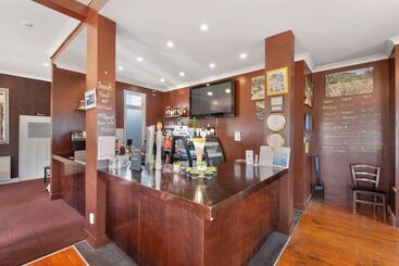هتل Comfort Inn Westshore Beach