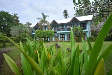 هتل Crystal Paradise Resort, Spa & Winery