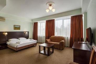 هتل Devon Medical & Spa