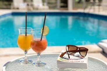 هتل Esmeralda Resort