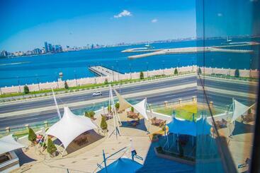 هتل Golden Coast