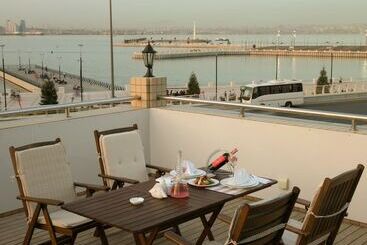 هتل Golden Coast