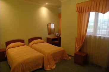 هتل Guest House Lux