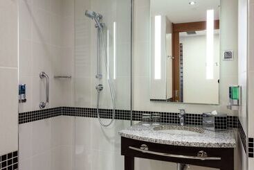 هتل Hampton By Hilton Warsaw Airport