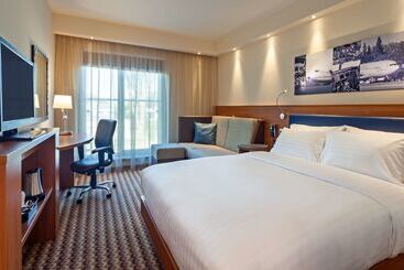 هتل Hampton By Hilton Warsaw Airport