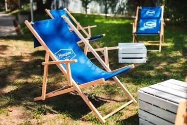 هتل Hampton By Hilton Warsaw Airport