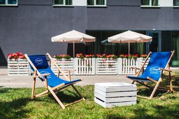 هتل Hampton By Hilton Warsaw Airport