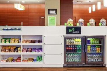 هتل Hampton By Hilton Warsaw Airport