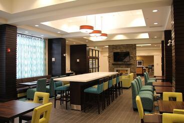 هتل Hampton Inn By Hilton Winnipeg Airport/polo Park