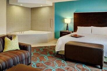 هتل Hampton Inn By Hilton Winnipeg Airport/polo Park