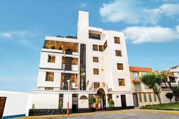هتل Natura Inn