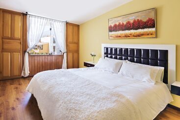 هتل Natura Inn