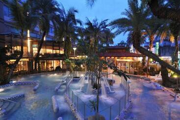 هتل Resort One
